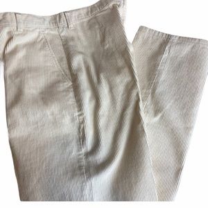 NWT Woolrich classic-fit corduroy pants si…